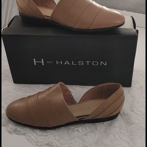 NEW H BY HALSTON TAN LOFERS